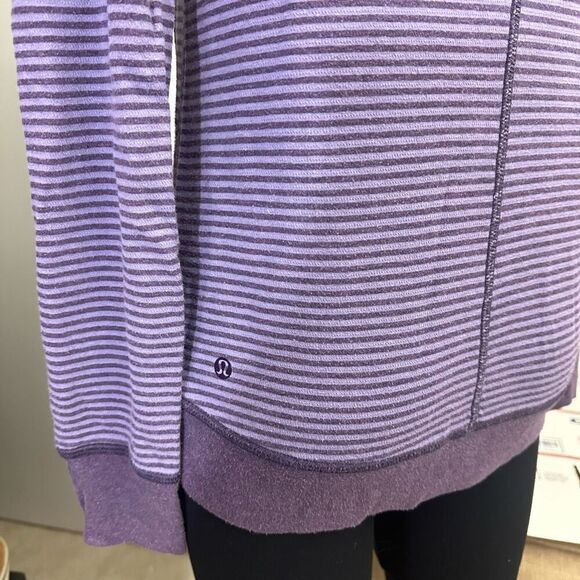 Lululemon Reversible Cowl Neck “In a Cinch” Striped Solid Purple Sweater Sz M - Picture 9 of 10